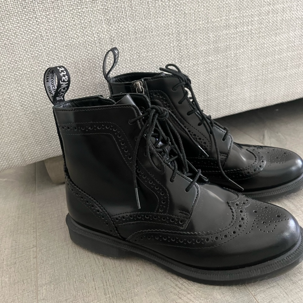 Doc marten air wair shoes